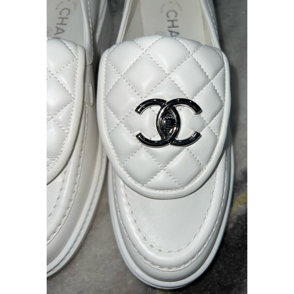 Chanel 22P White Quilted Flap Turnlock CC Logo Mule Slip On Flat Loafer 37 - Picture 6 of 12